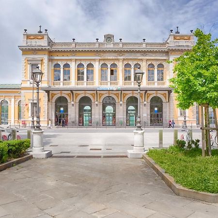 Mihaela Apartment - Charme Near The Station Трієст Екстер'єр фото