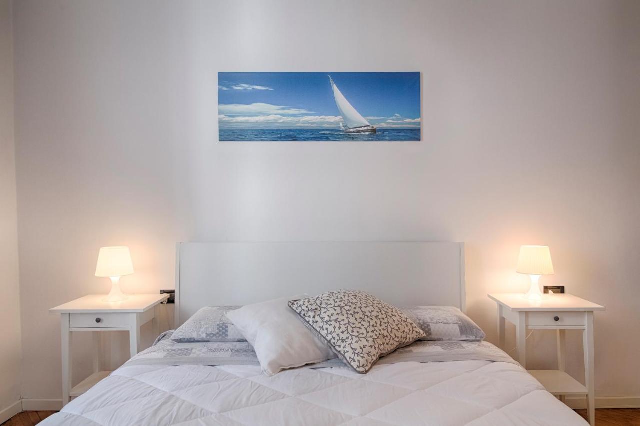 Mihaela Apartment - Charme Near The Station Трієст Екстер'єр фото