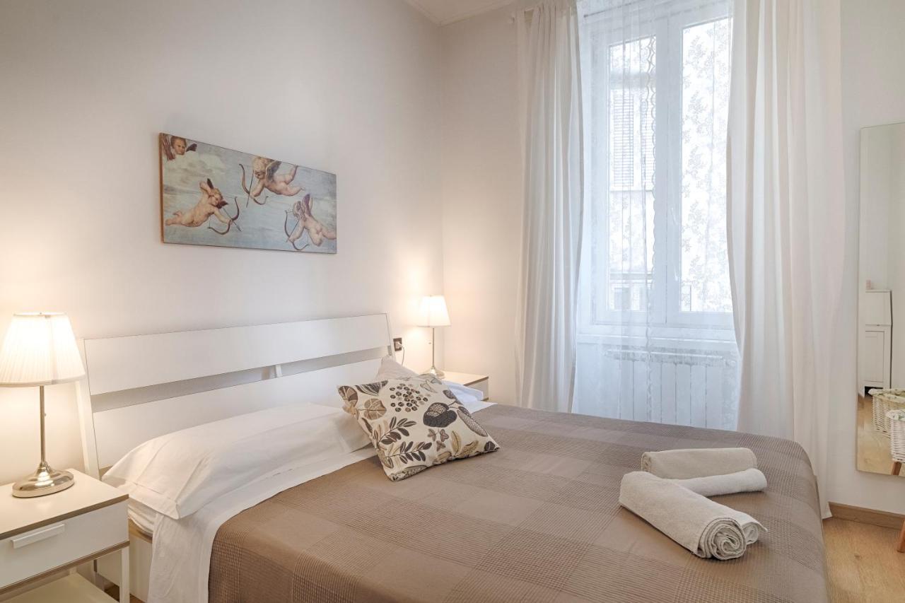Mihaela Apartment - Charme Near The Station Трієст Екстер'єр фото