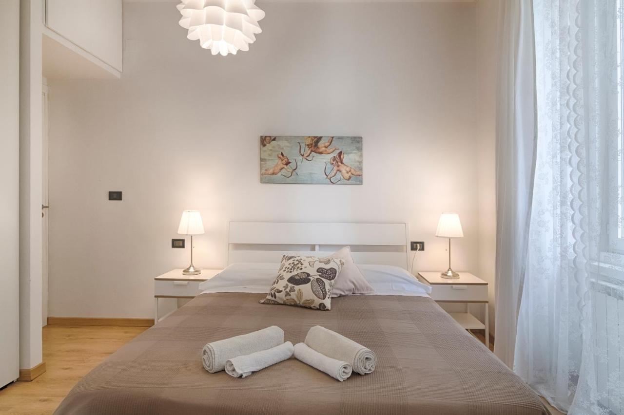 Mihaela Apartment - Charme Near The Station Трієст Екстер'єр фото