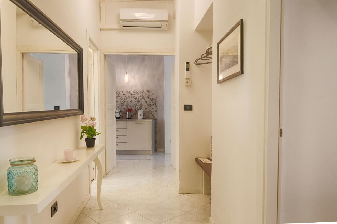 Mihaela Apartment - Charme Near The Station Трієст Екстер'єр фото