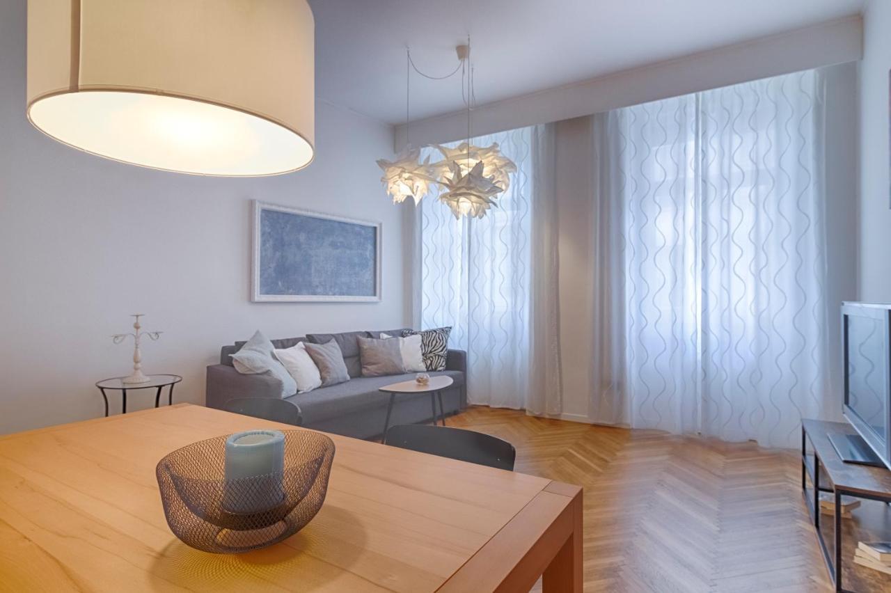 Mihaela Apartment - Charme Near The Station Трієст Екстер'єр фото